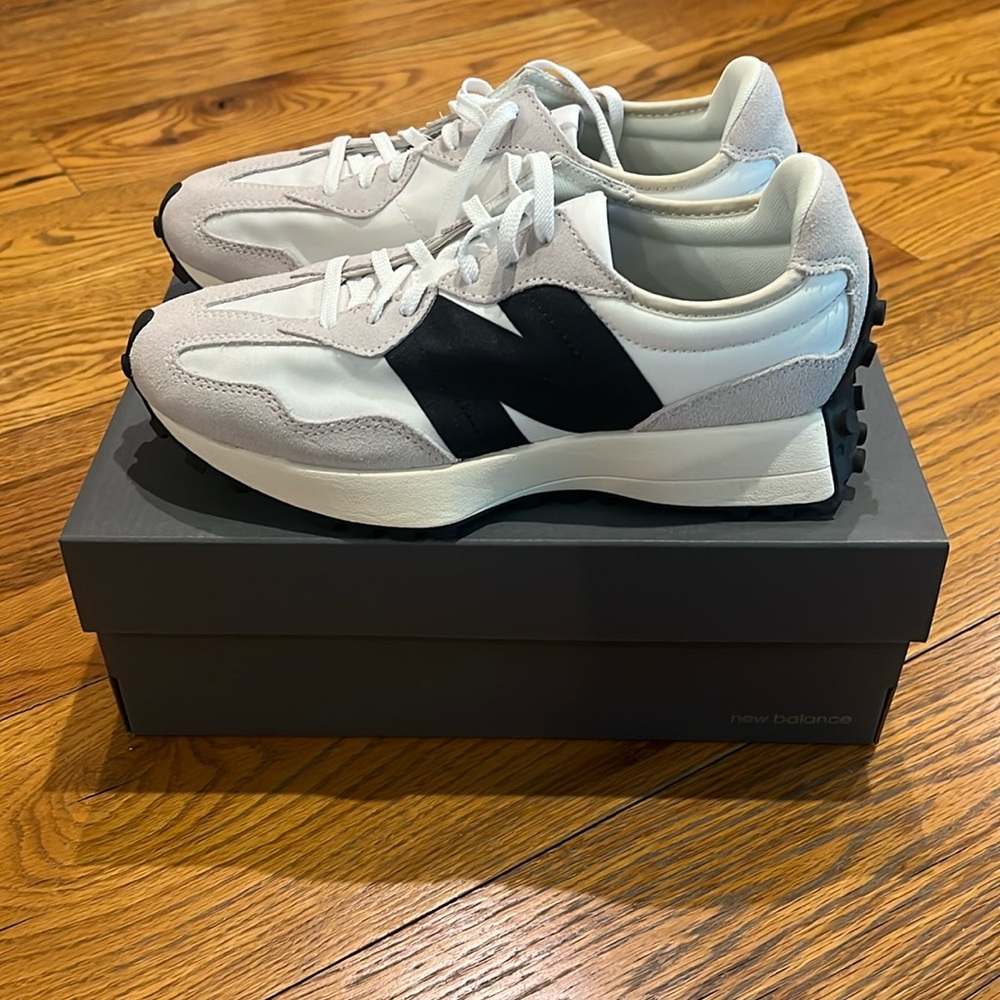 NIB New Balance 327 Women’s, US Size 9, white and black